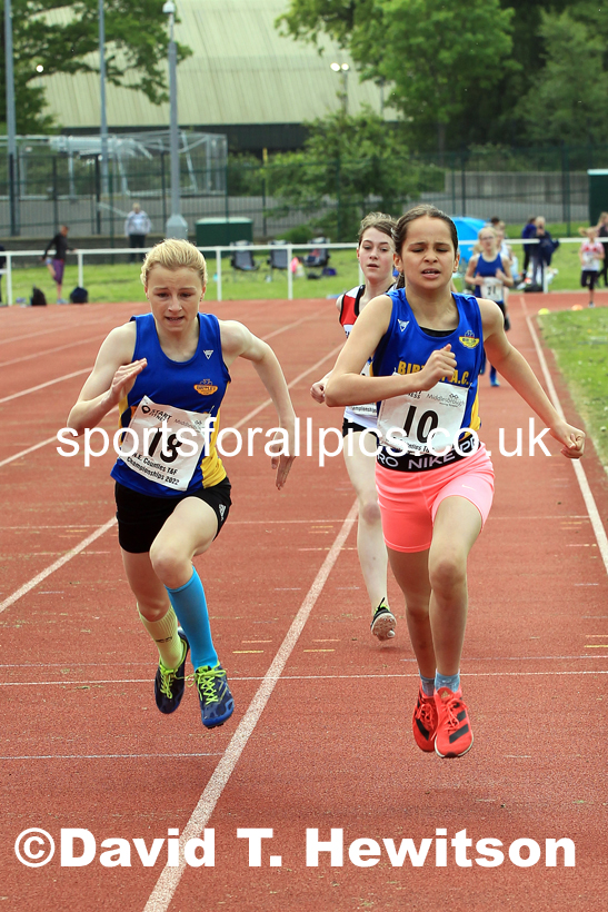 Women and Girls 800 metres, 2022 North Eastern Track and Field Champs., Middlesbrough. David T. Hewitson/Sports for All Pics